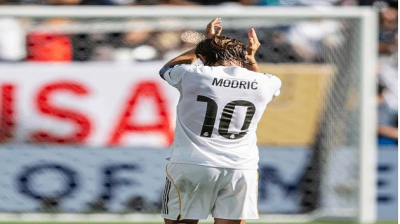 لوكا مودريتش يودّع ريال مدريد بعد 13 عامًا من المجد