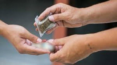 سوسة: القبض على تلميذ بتهمة ترويج المخدرات !!