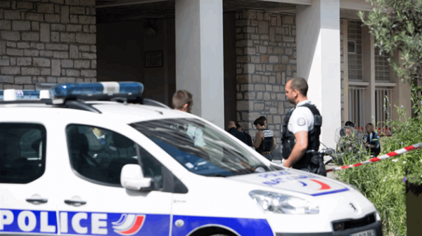 فرنسا: قتيل وجرحى في عملية طعن بمدرسة