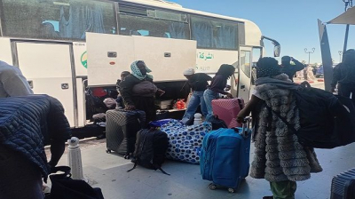 مطار تونس قرطاج: ترحيل عدد من المهاجرين الأفارقة جنوب الصحراء في إطار العودة الطوعية