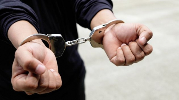 القصرين: إيقاف 37 مفتشاً عنهم وحجز مخدرات وبضائع مهربة