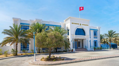 سفارة تونس في أبوظبي تدعو الجالية المقيمة في الإمارات إلى توخّي الحذر