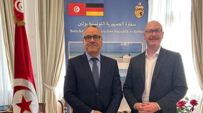 سفير تونس ببرلين يدعو إلى تطوير برامج دعم الجالية المقيمة بألمانيا